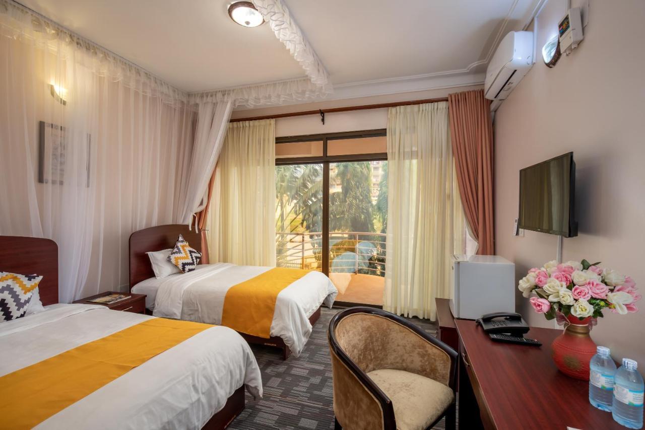 Entebbe Traveller'S Hotel Ngoại thất bức ảnh