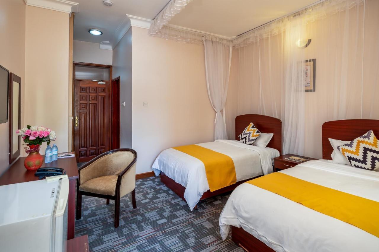 Entebbe Traveller'S Hotel Ngoại thất bức ảnh