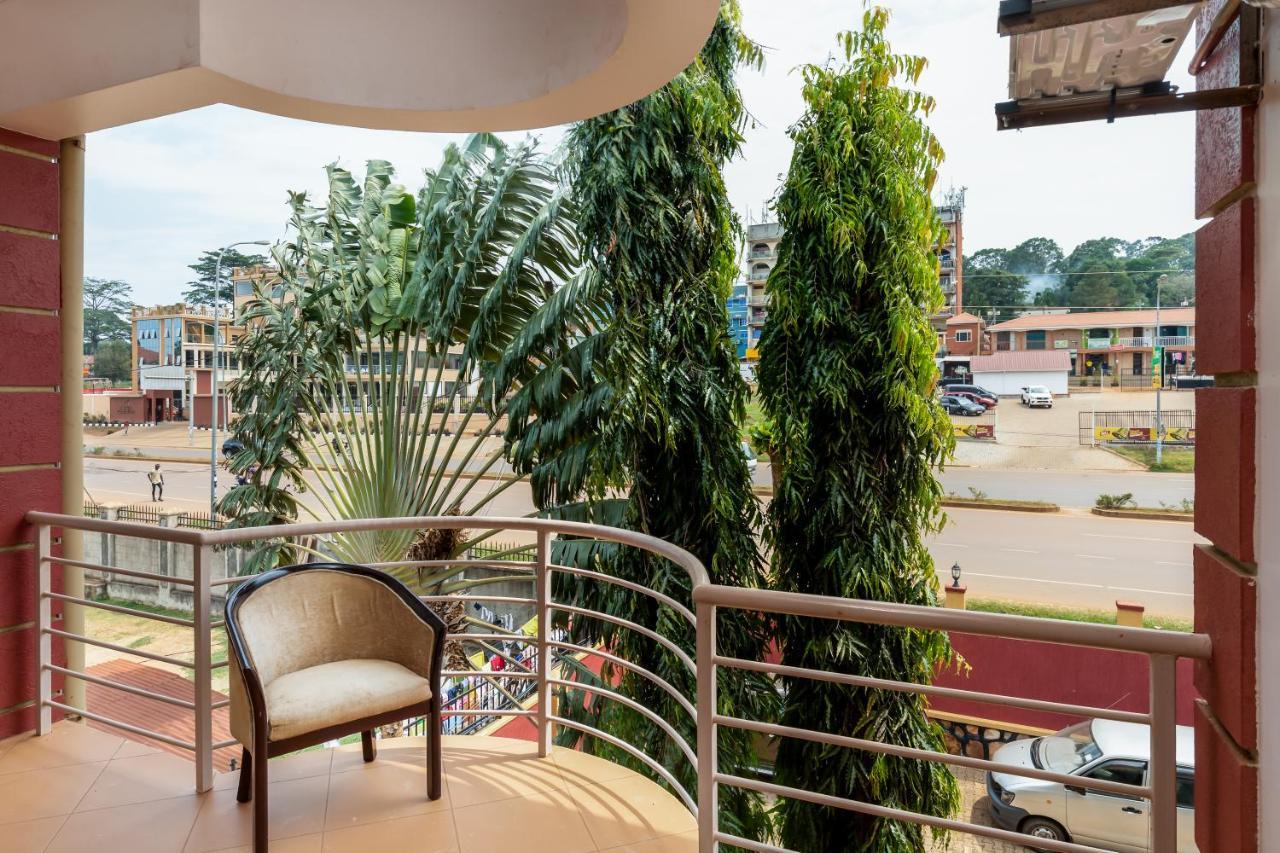 Entebbe Traveller'S Hotel Ngoại thất bức ảnh
