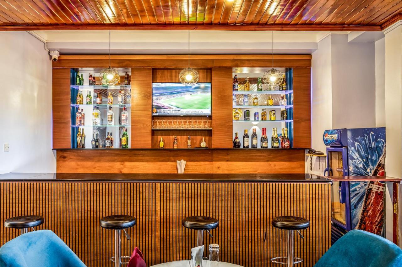 Entebbe Traveller'S Hotel Ngoại thất bức ảnh
