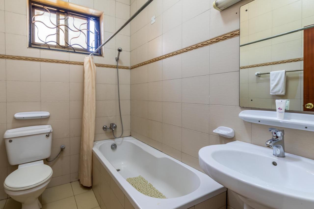 Entebbe Traveller'S Hotel Ngoại thất bức ảnh