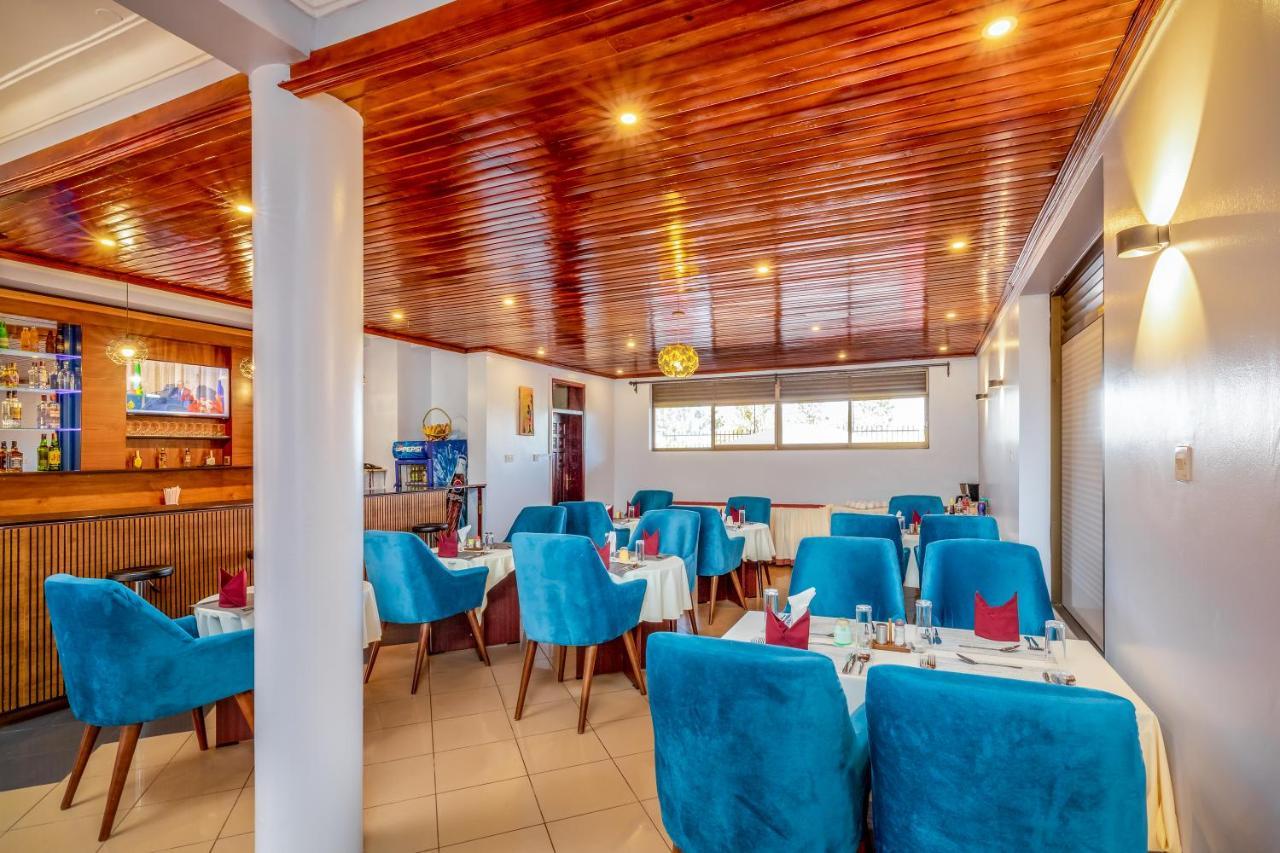 Entebbe Traveller'S Hotel Ngoại thất bức ảnh