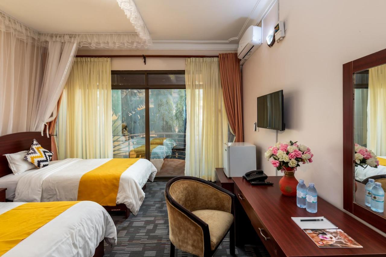 Entebbe Traveller'S Hotel Ngoại thất bức ảnh