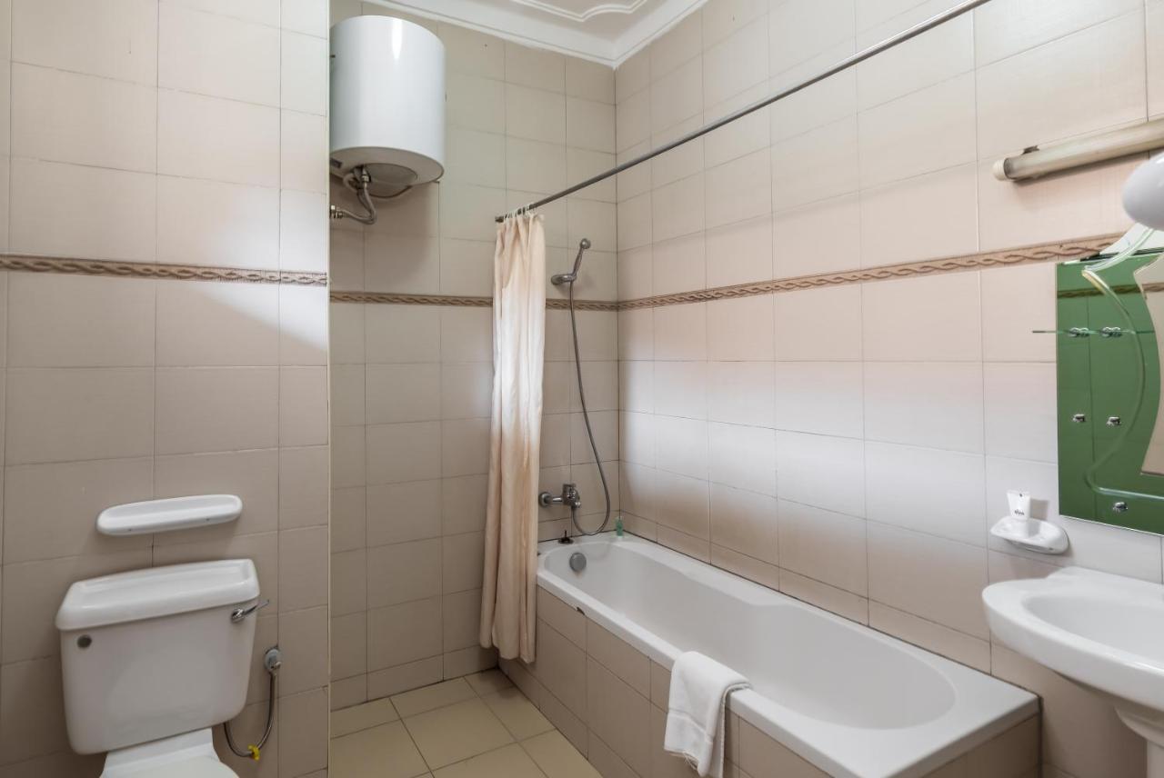 Entebbe Traveller'S Hotel Ngoại thất bức ảnh