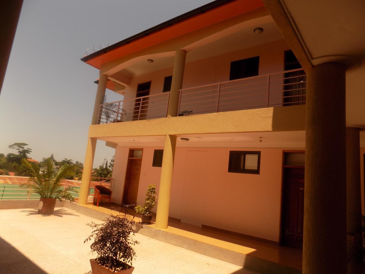 Entebbe Traveller'S Hotel Ngoại thất bức ảnh