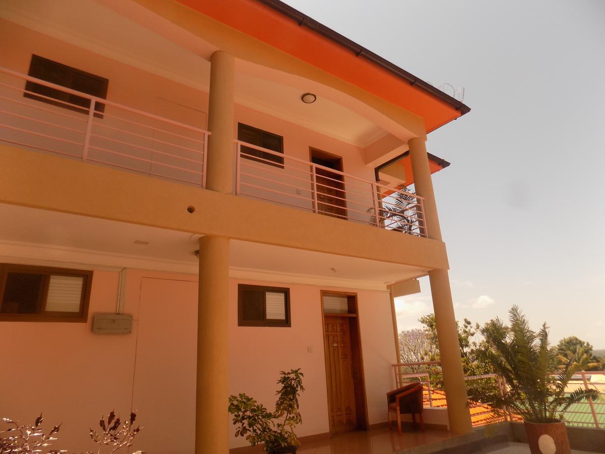 Entebbe Traveller'S Hotel Ngoại thất bức ảnh