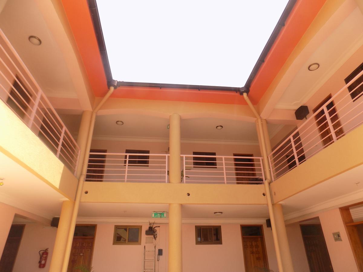 Entebbe Traveller'S Hotel Ngoại thất bức ảnh