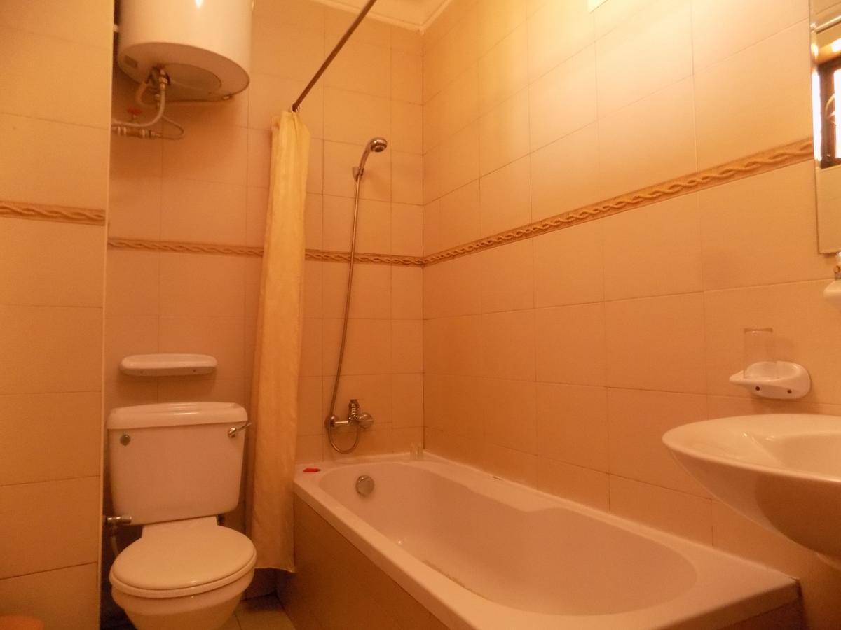 Entebbe Traveller'S Hotel Ngoại thất bức ảnh