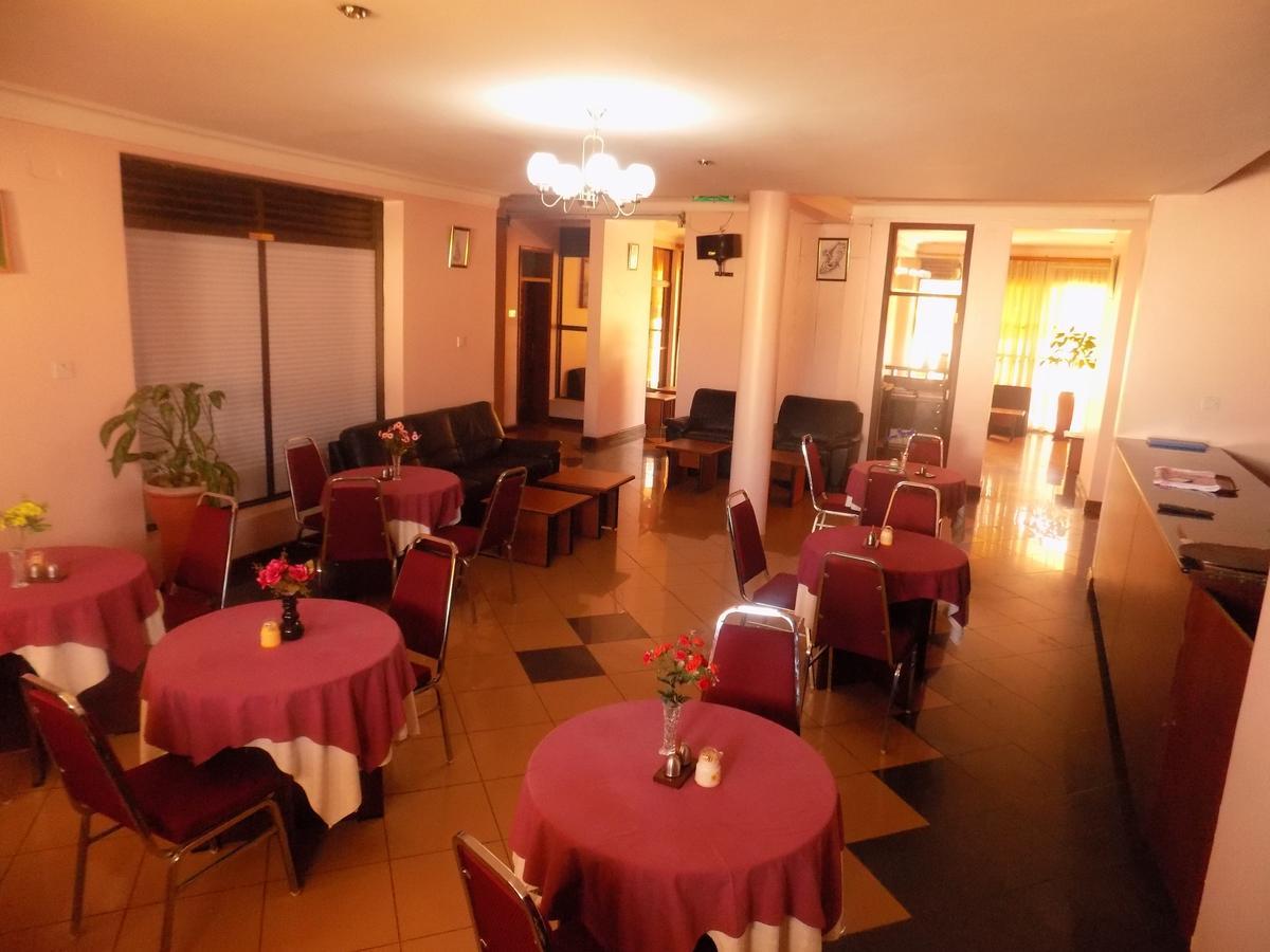 Entebbe Traveller'S Hotel Ngoại thất bức ảnh
