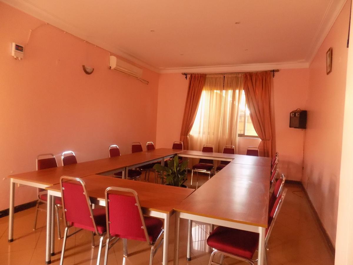 Entebbe Traveller'S Hotel Ngoại thất bức ảnh
