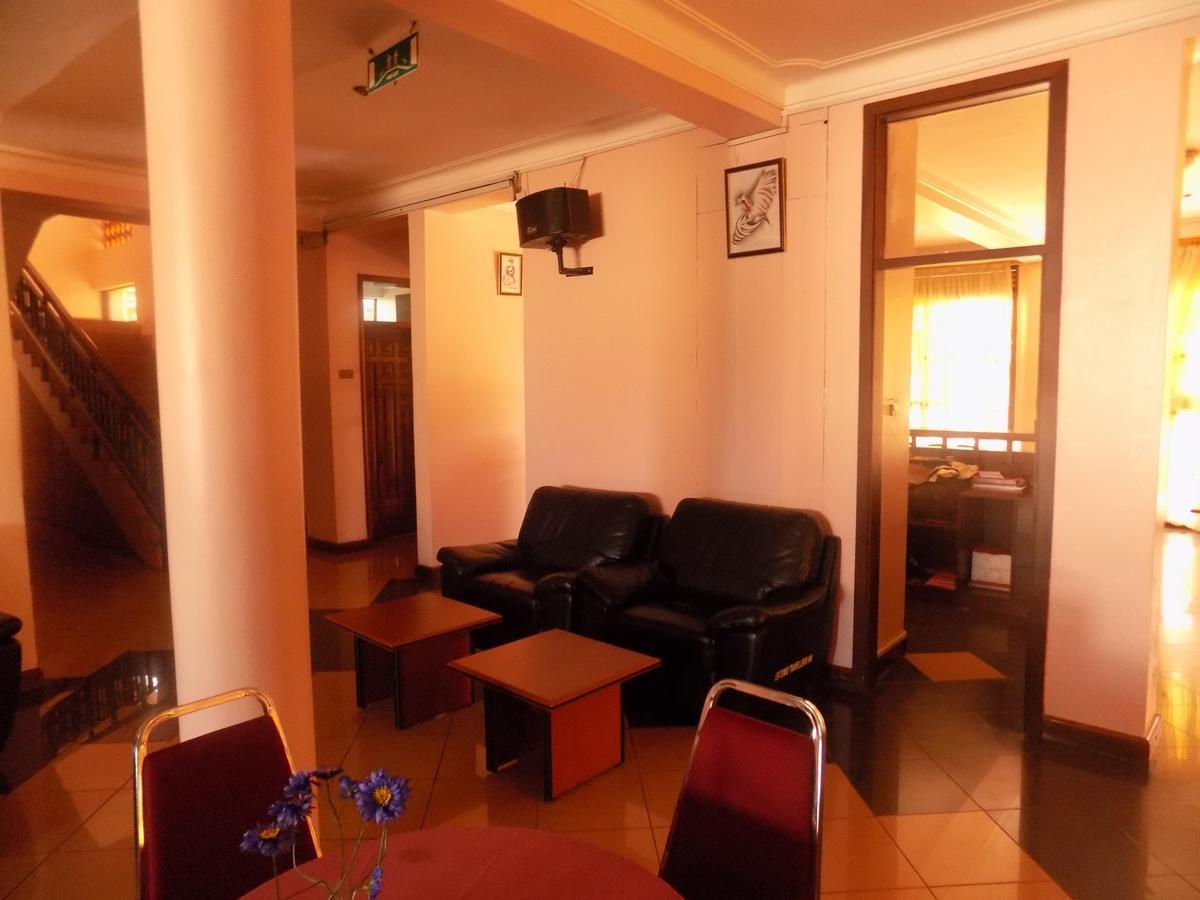 Entebbe Traveller'S Hotel Ngoại thất bức ảnh