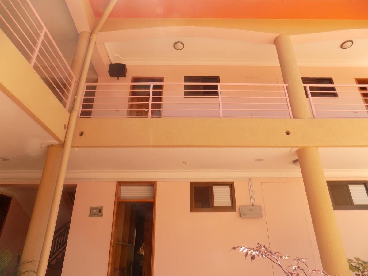 Entebbe Traveller'S Hotel Ngoại thất bức ảnh