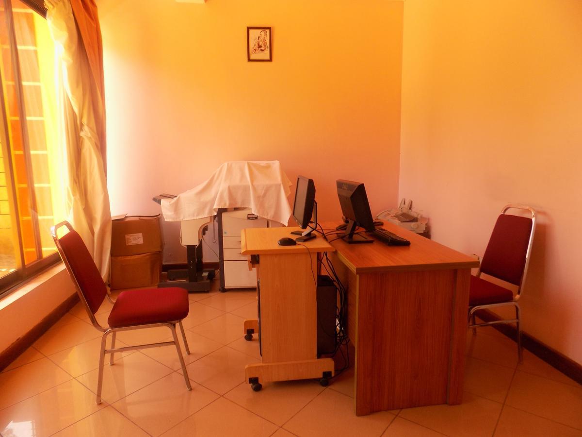 Entebbe Traveller'S Hotel Ngoại thất bức ảnh